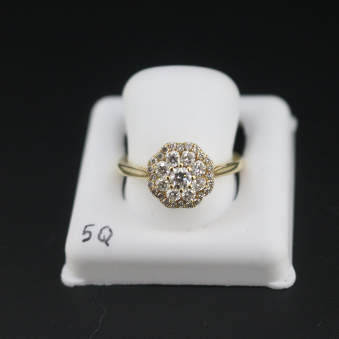 WOMEN'S DIAMOND RINGS Q5