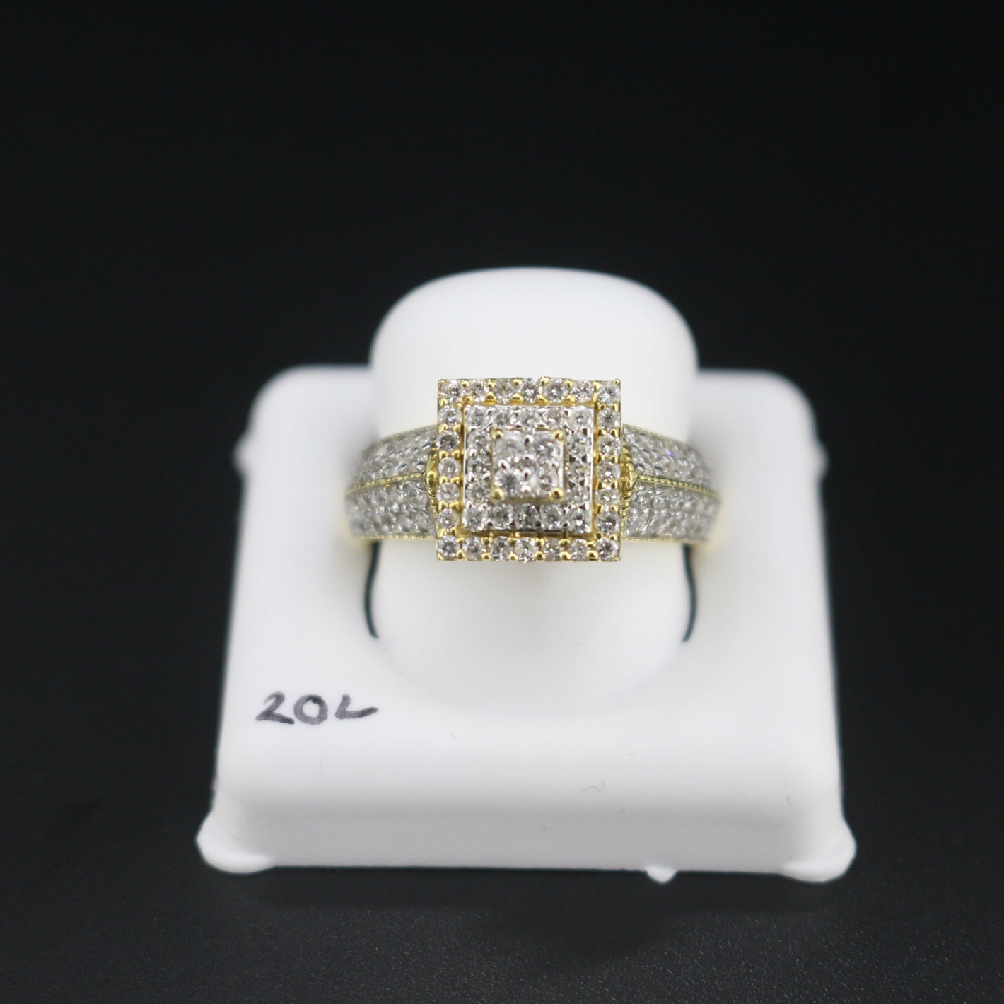 WOMEN'S DIAMOND RINGS L20