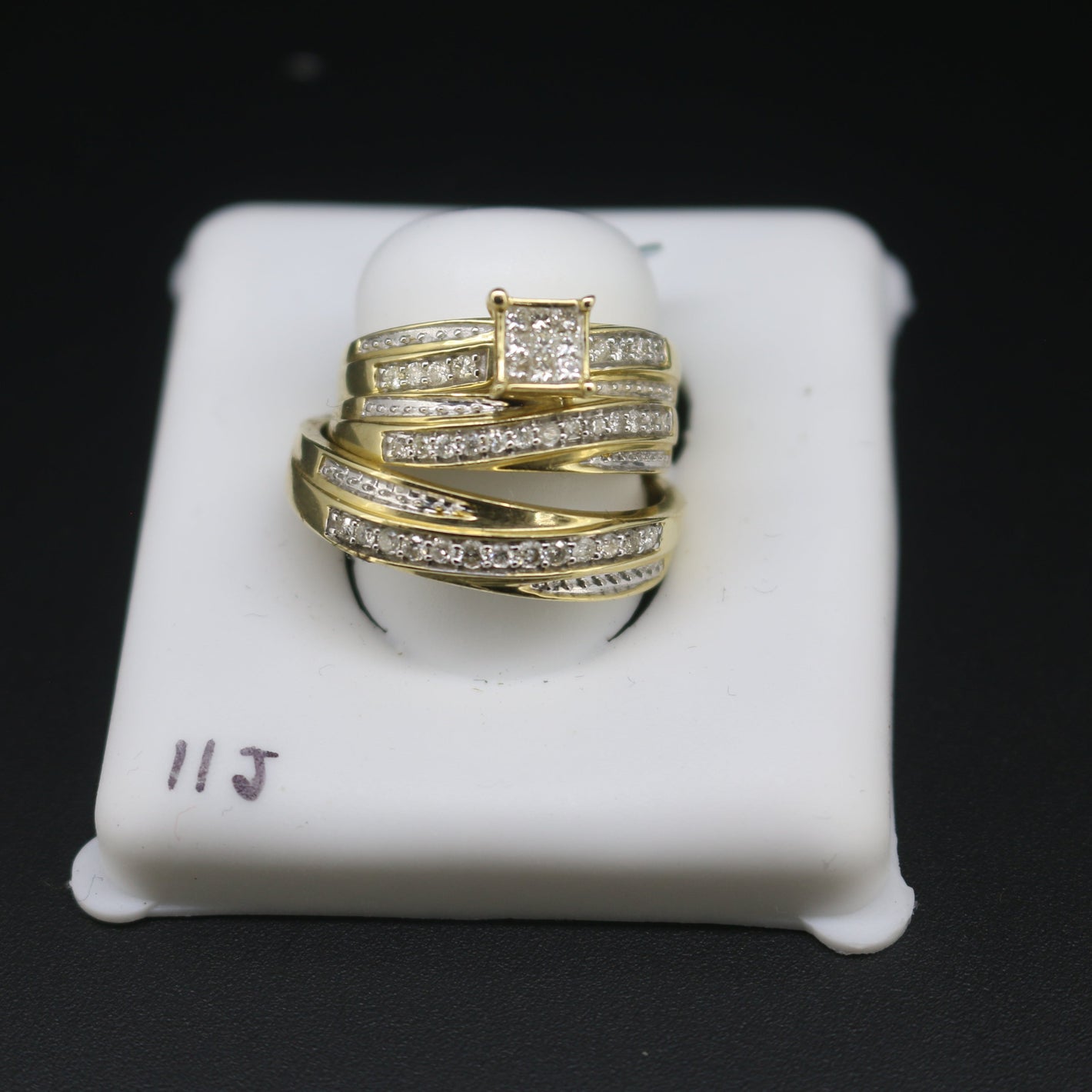 WOMEN'S DIAMOND RINGS J11