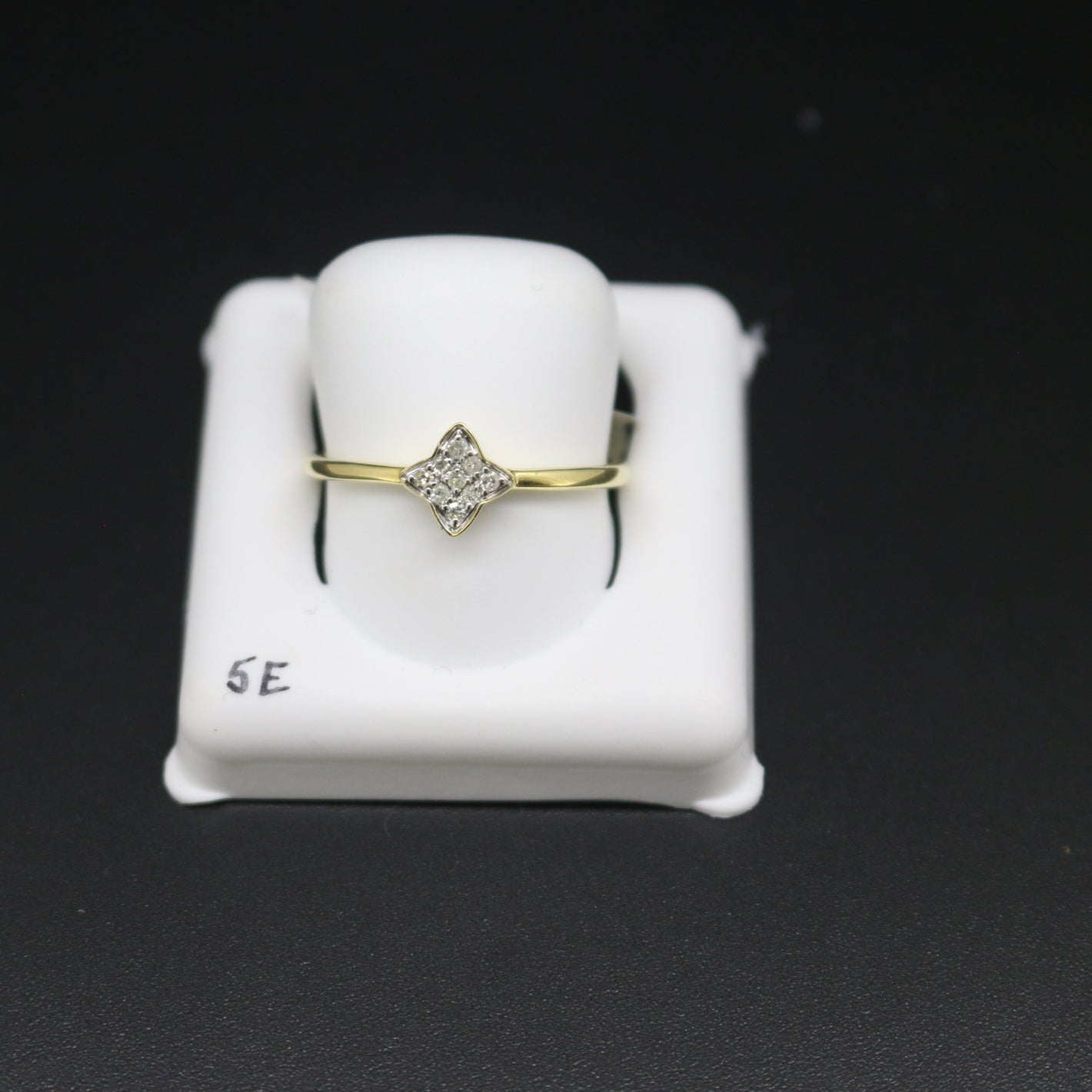 Women's Diamond Ring E10