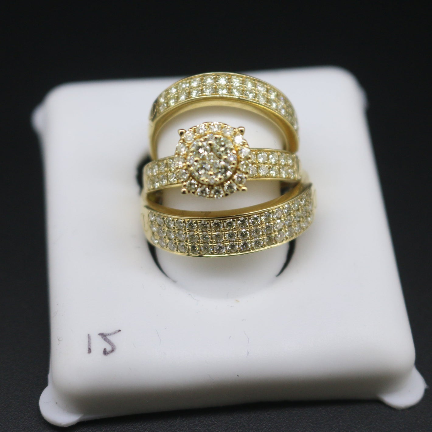 WOMEN'S DIAMOND RINGS J1