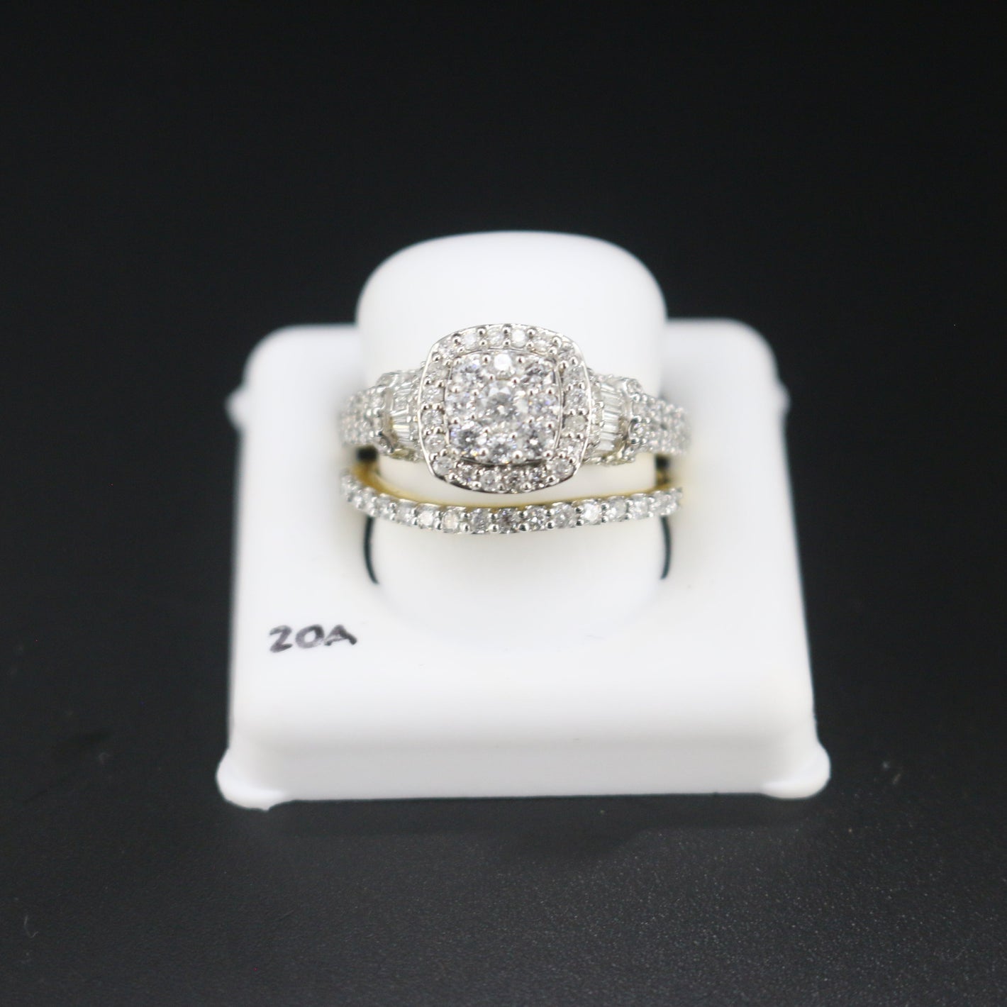 WOMEN'S DIAMOND RINGS A20