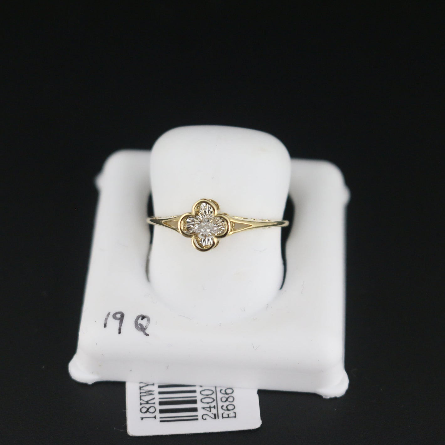 WOMEN'S DIAMOND RINGS Q20