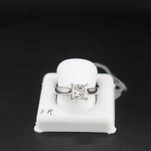 WOMEN'S DIAMOND RINGS H11