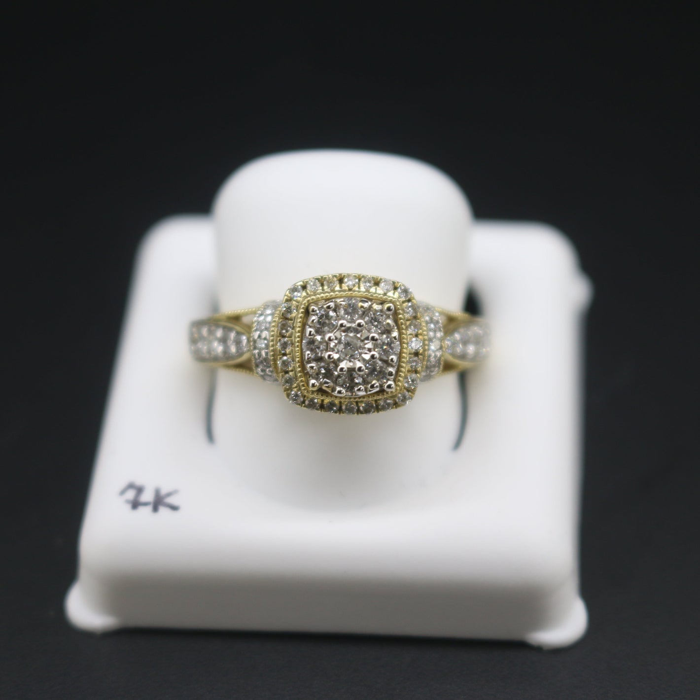 WOMEN'S DIAMOND RINGS K7