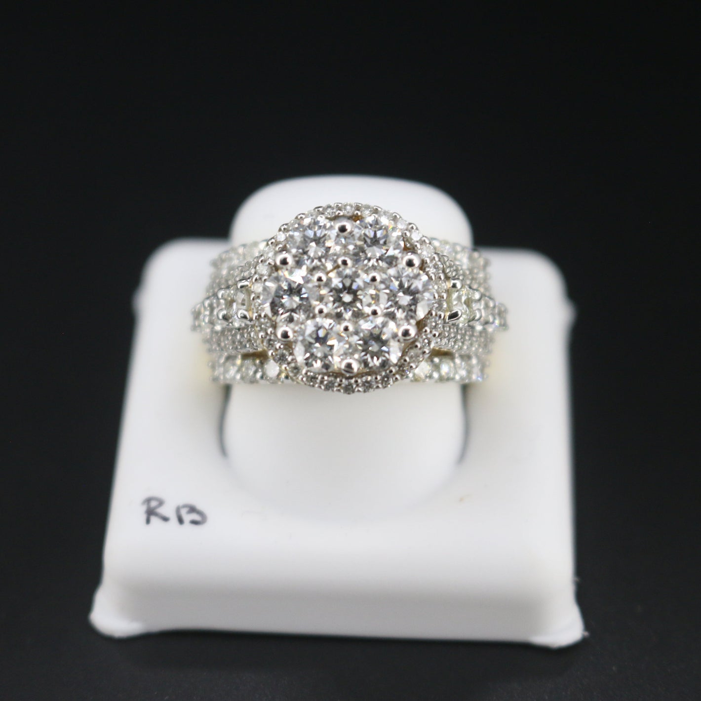 WOMEN'S DIAMOND RINGS R13