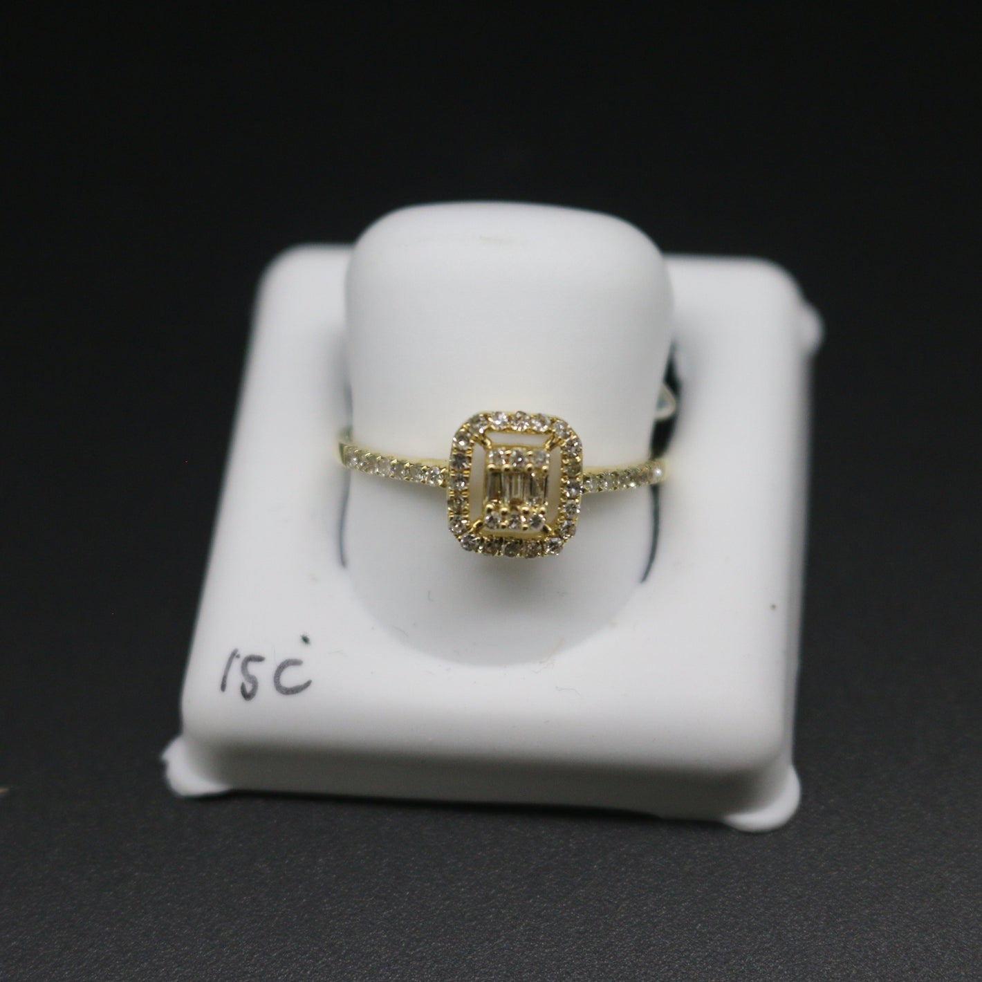 Women's Diamond Ring C15