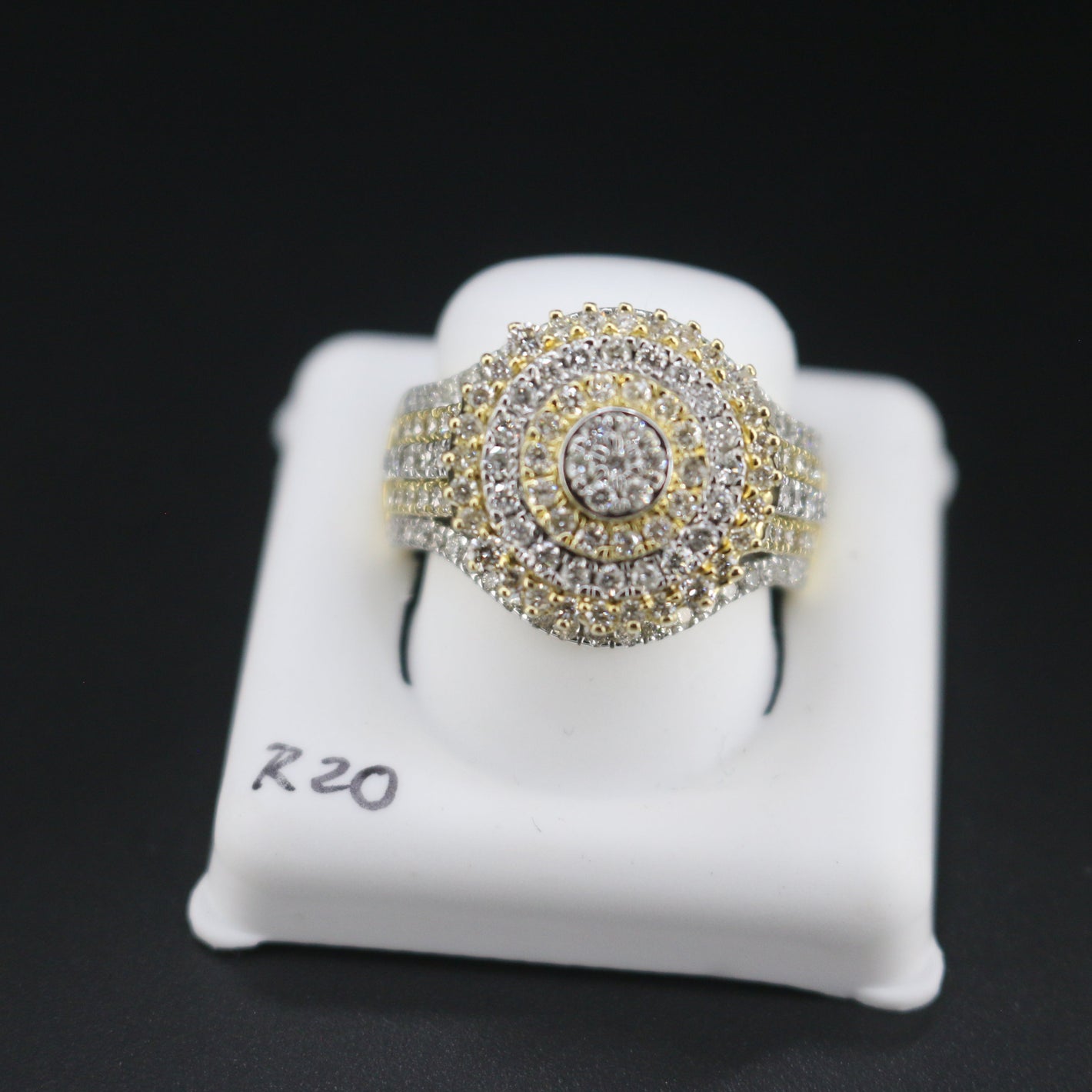 WOMEN'S DIAMOND RINGS R20