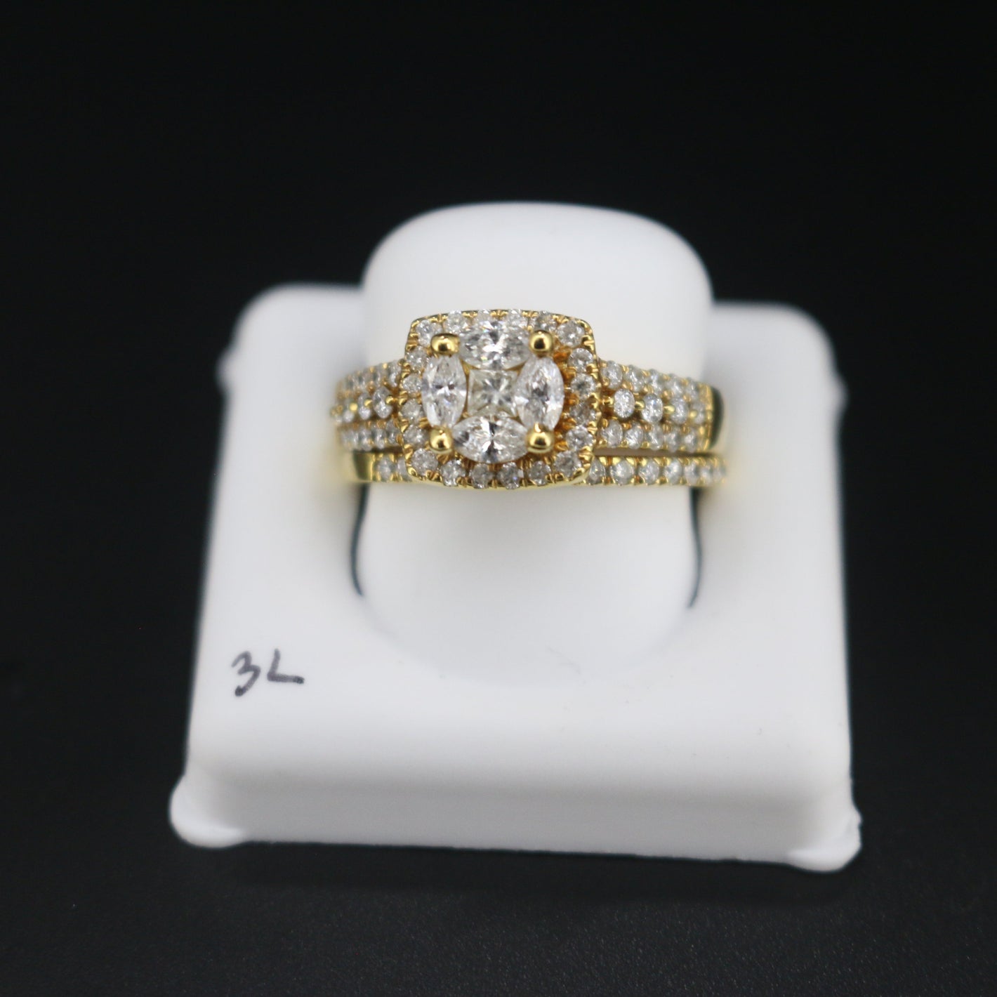 WOMEN'S DIAMOND RINGS L3