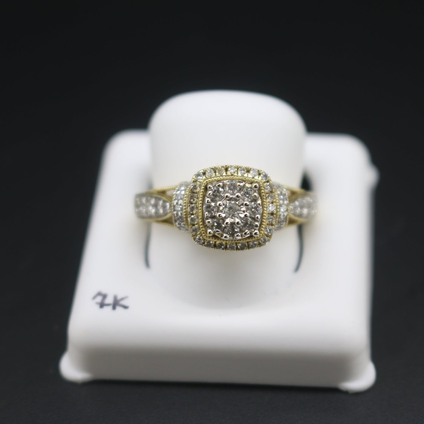 Women's Diamond Ring K7