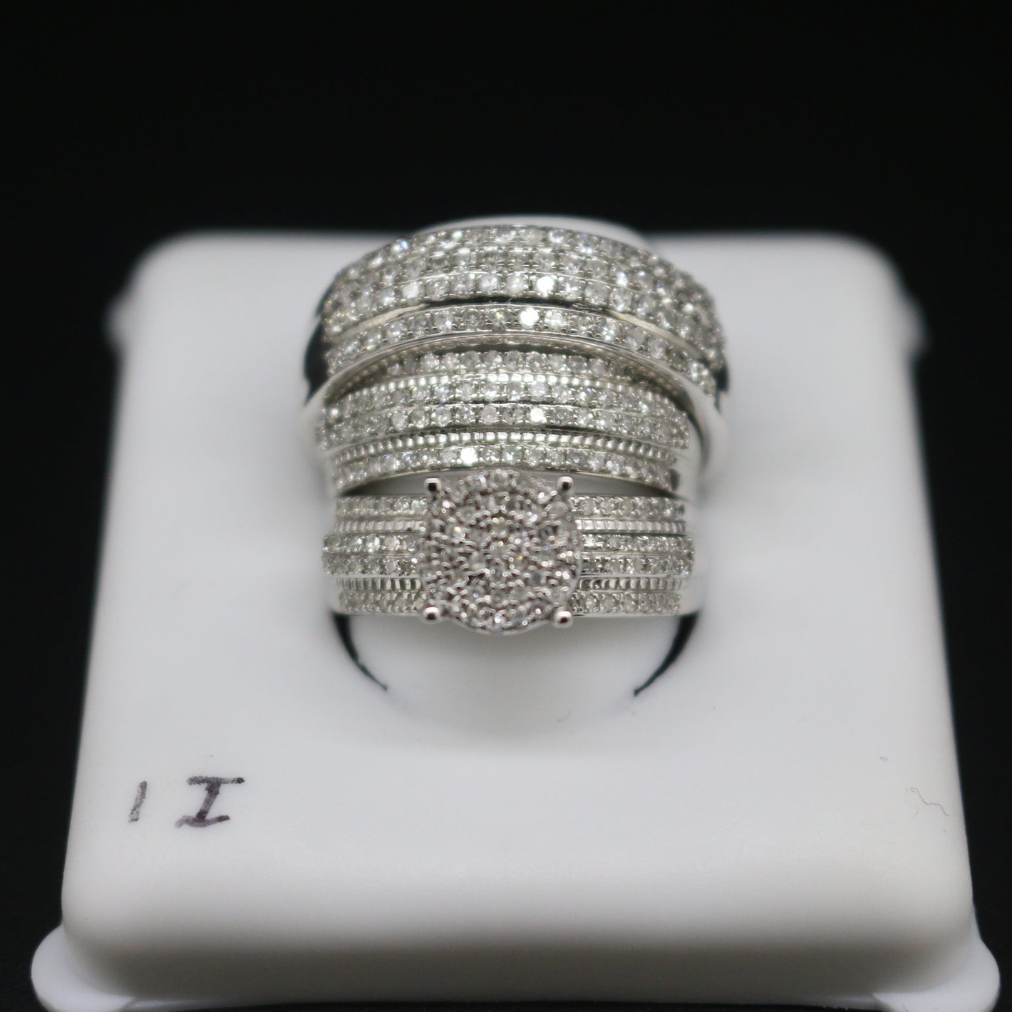 WOMEN'S DIAMOND RINGS I1