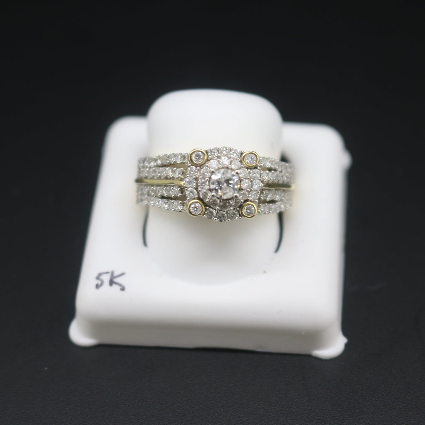 Women's Diamond Ring K5