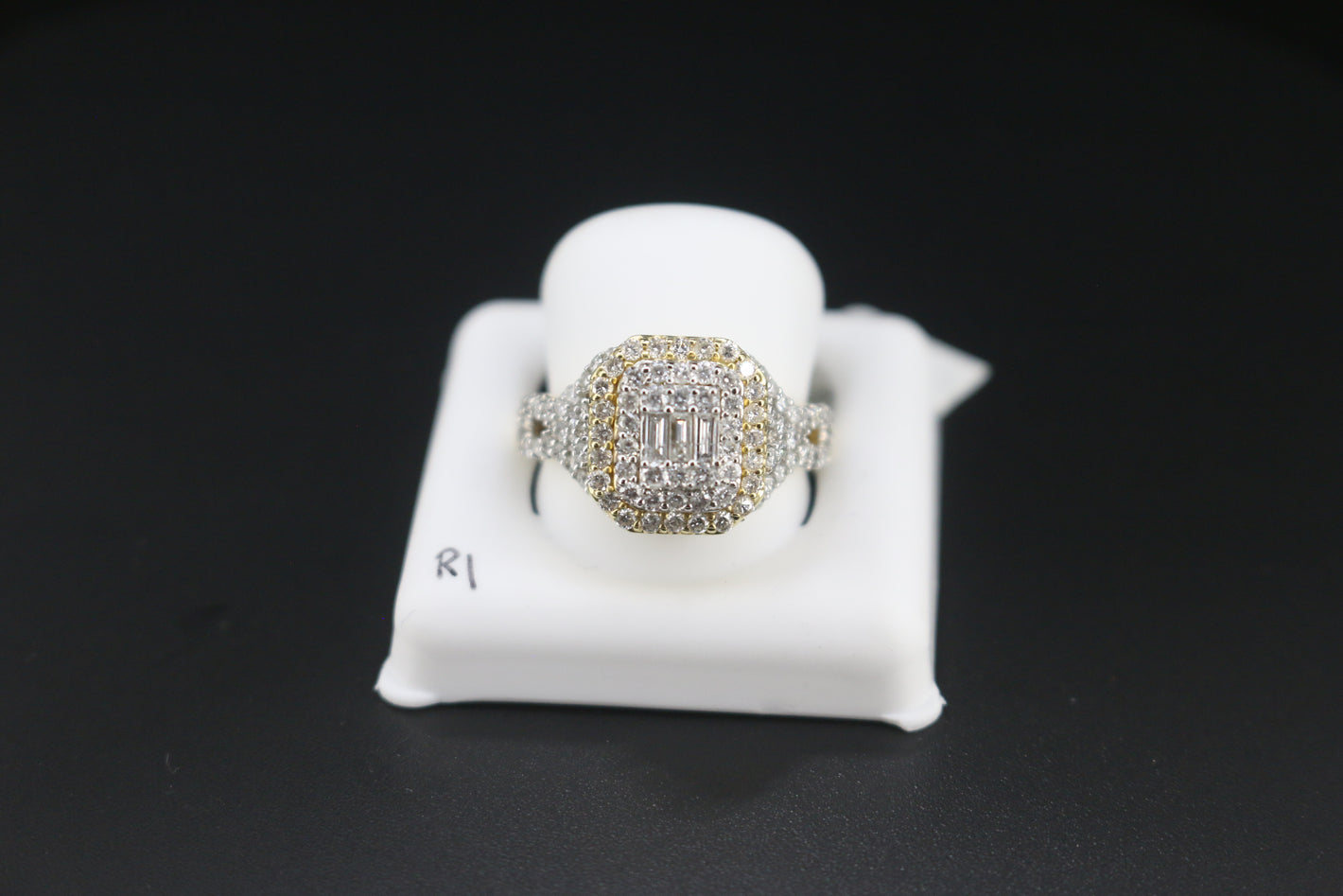 WOMEN'S DIAMOND RINGS R1