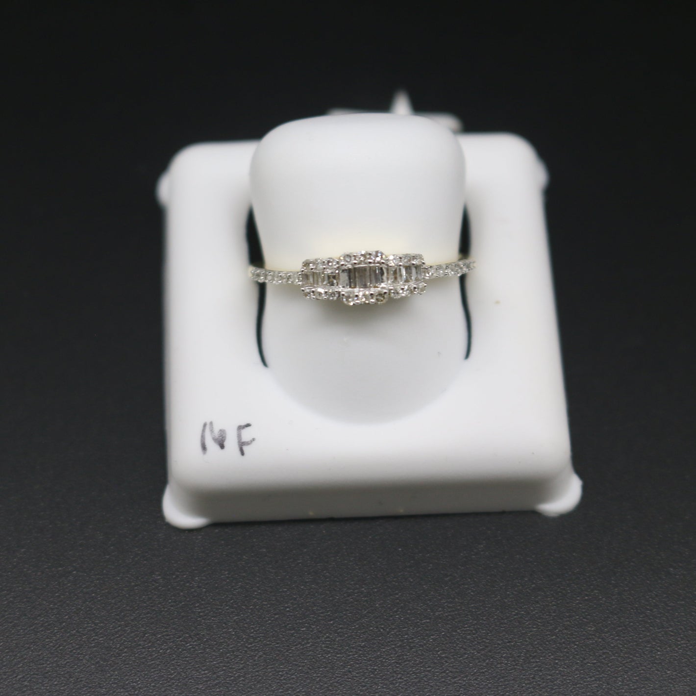 Women's Diamond Ring F16