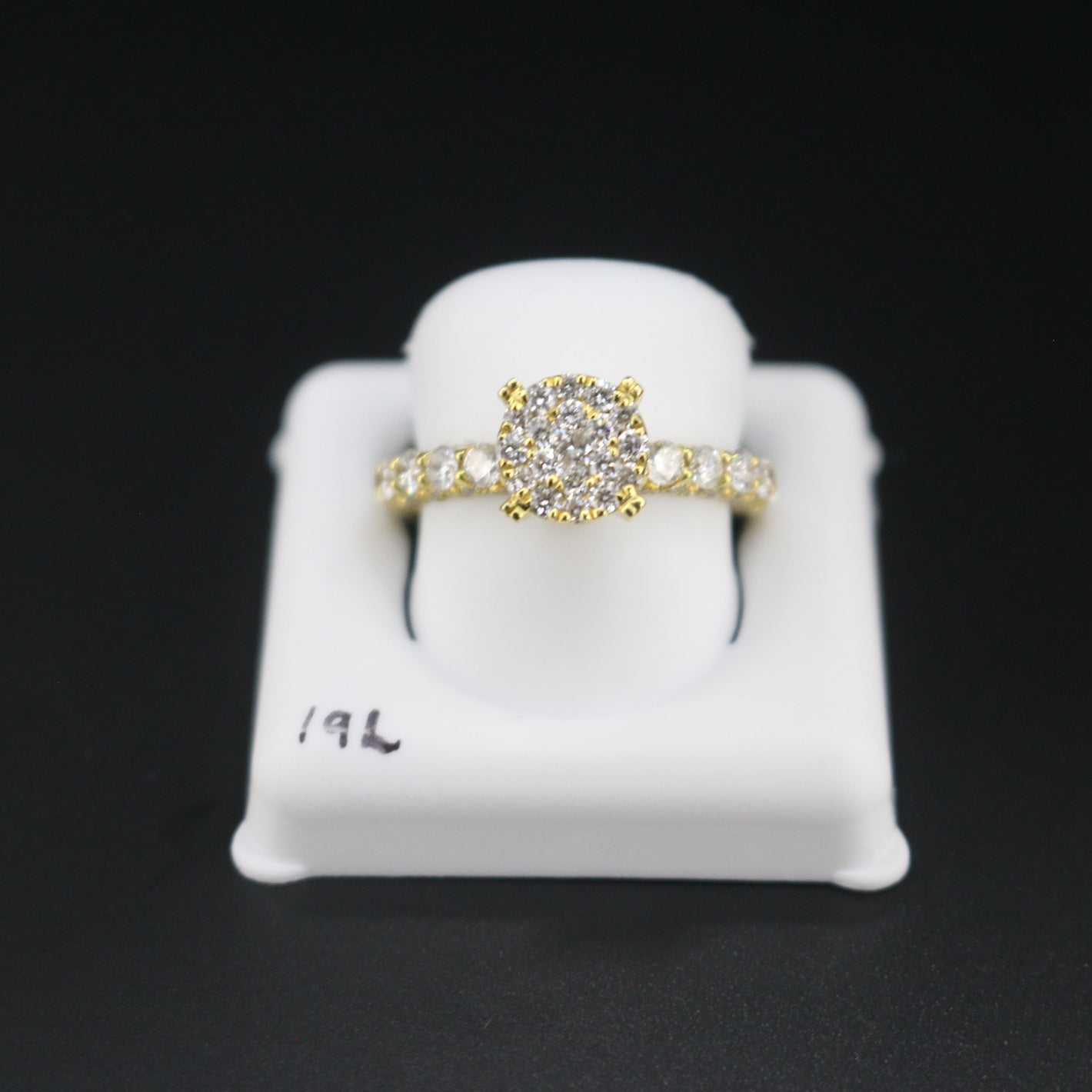 WOMEN'S DIAMOND RINGS L19