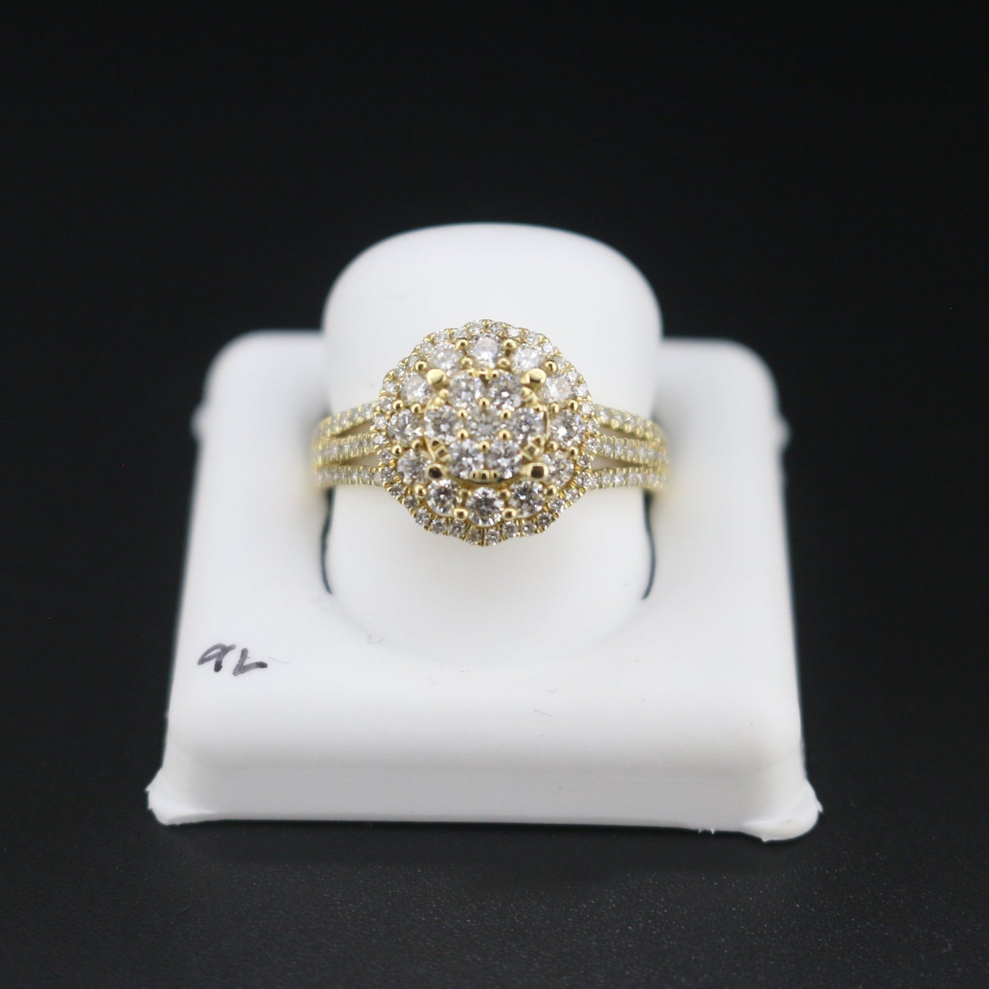 WOMEN'S DIAMOND RINGS L9