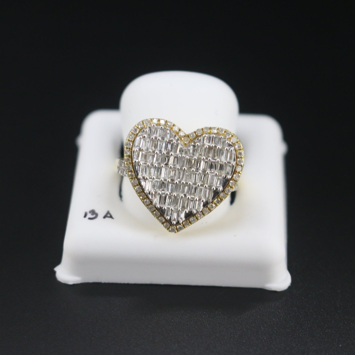 WOMEN'S DIAMOND RINGS A13