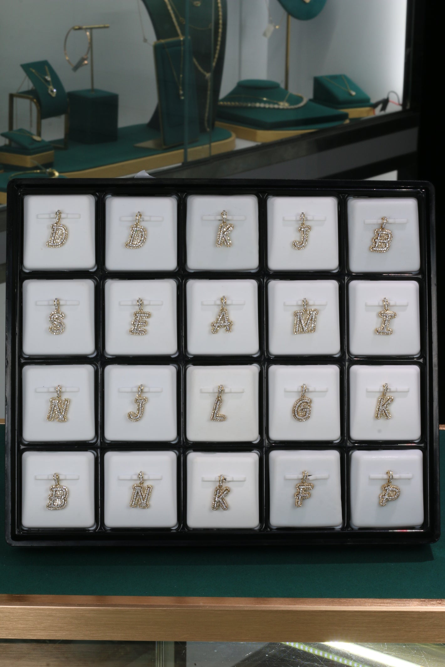 Pendants Letras Bubble 2 pisos 10k con Diamamtes