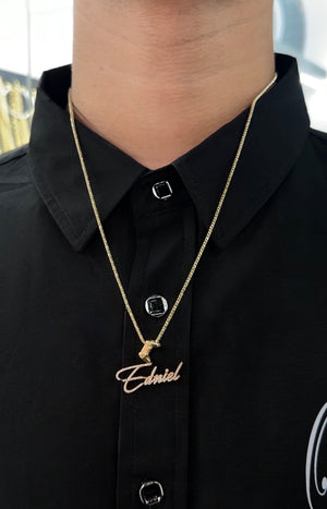 Separa tu nombre custom en oro con $100 PROMO