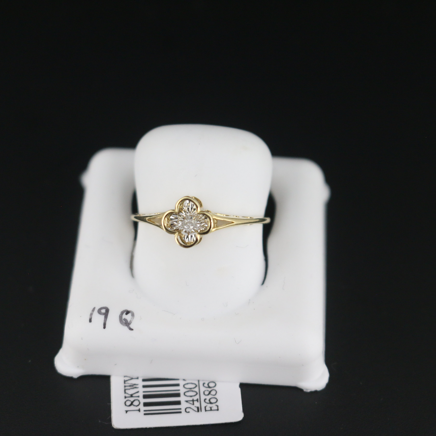 WOMEN'S DIAMOND RINGS Q19